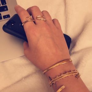 Kendra Scott snake ring✨